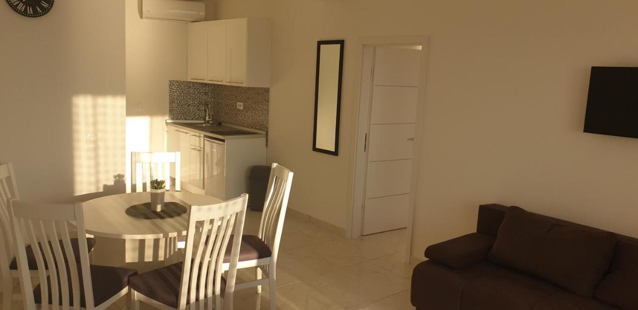 Apartmants Villa Lungo Mare Živogošće Екстериор снимка
